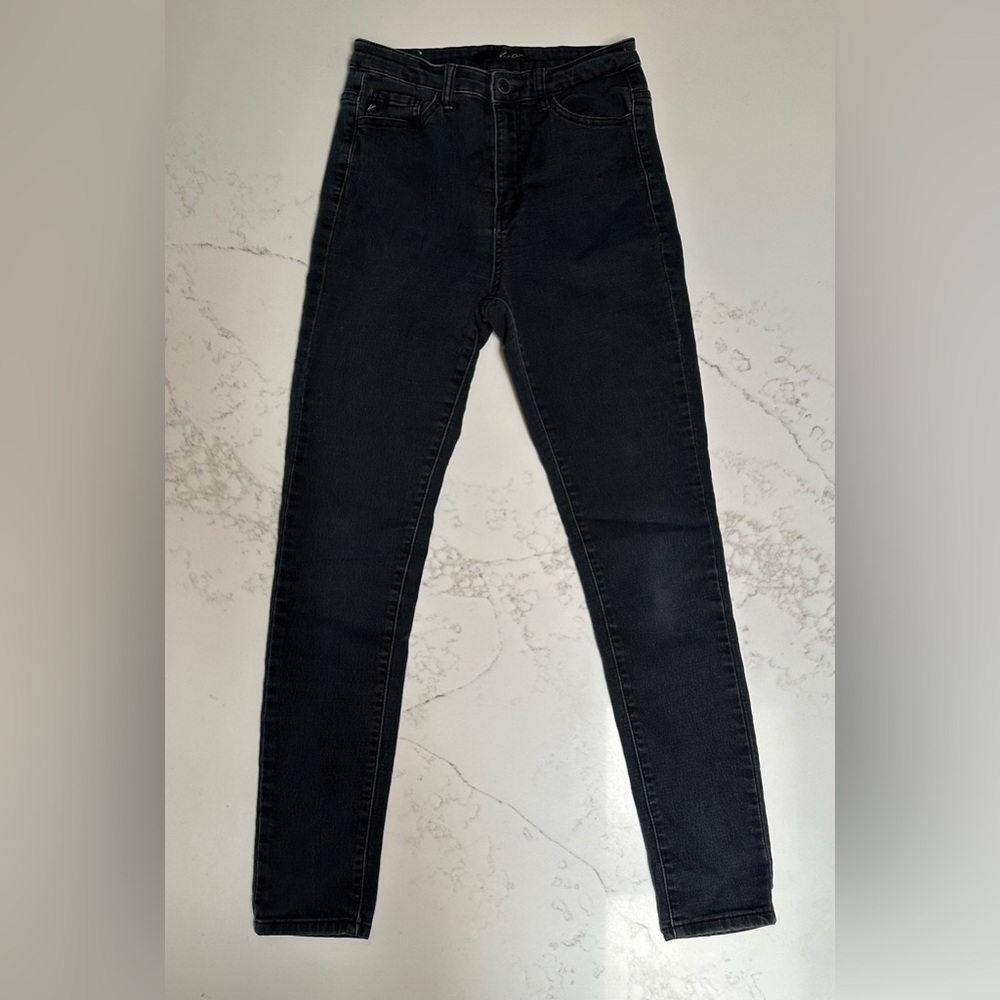 KanCan Women's Black high rise Skinny Jeans size 27